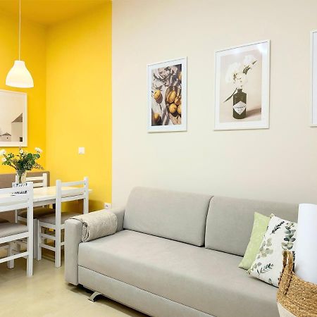13 Eur For Monthly Stay - Home By The Sea - Hbs Golem  Extérieur photo