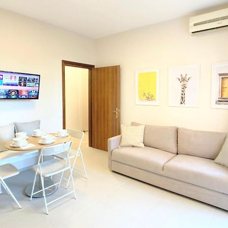 13 Eur For Monthly Stay - Home By The Sea - Hbs Golem  Extérieur photo