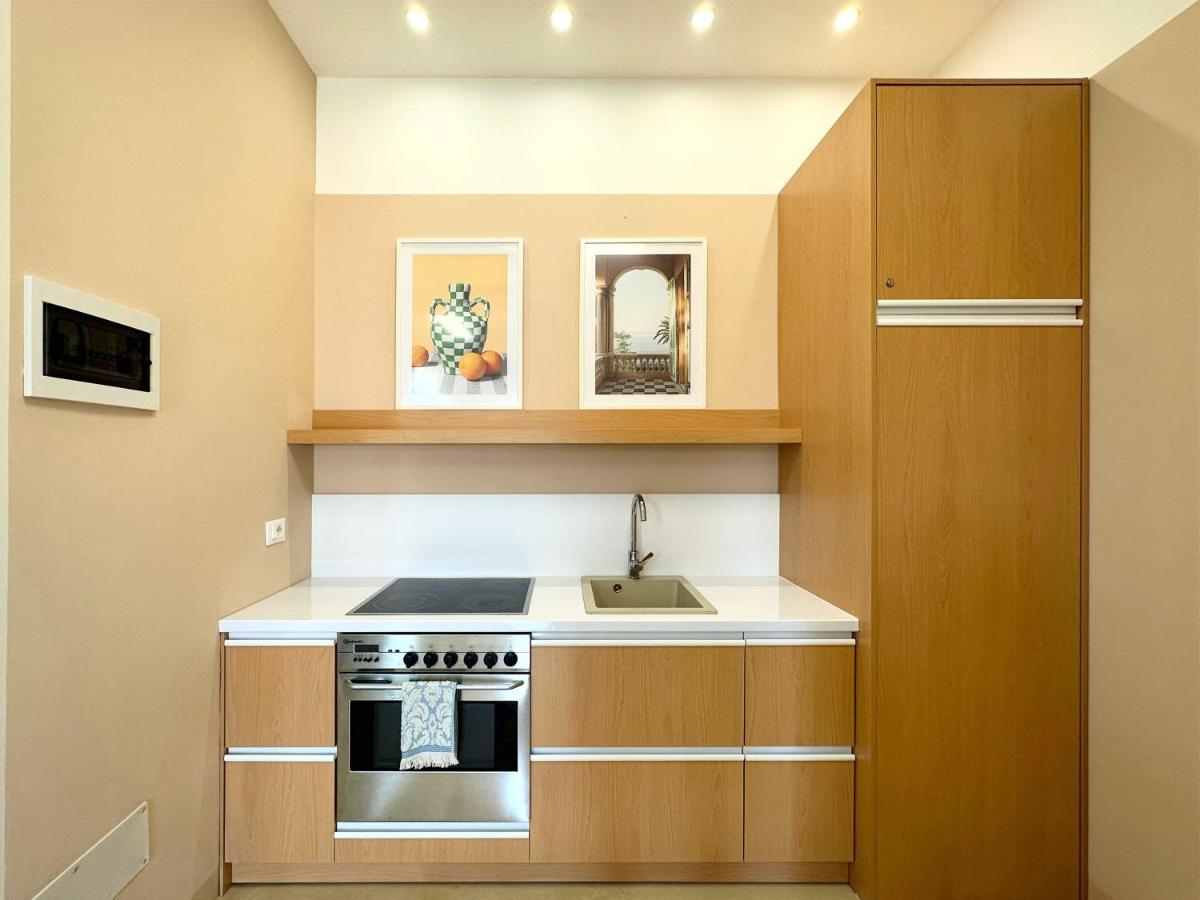 13 Eur For Monthly Stay - Home By The Sea - Hbs Golem  Extérieur photo