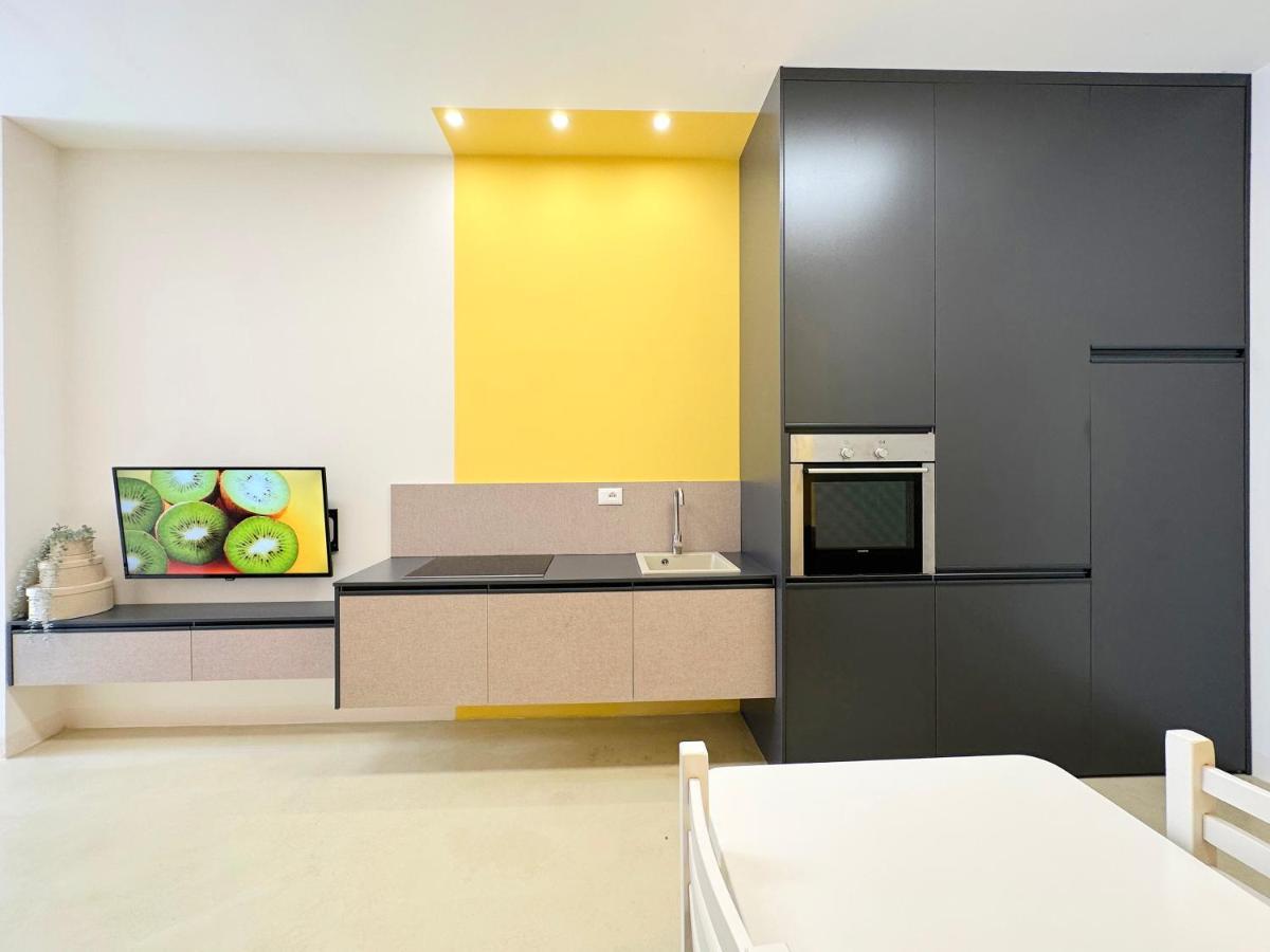 13 Eur For Monthly Stay - Home By The Sea - Hbs Golem  Extérieur photo
