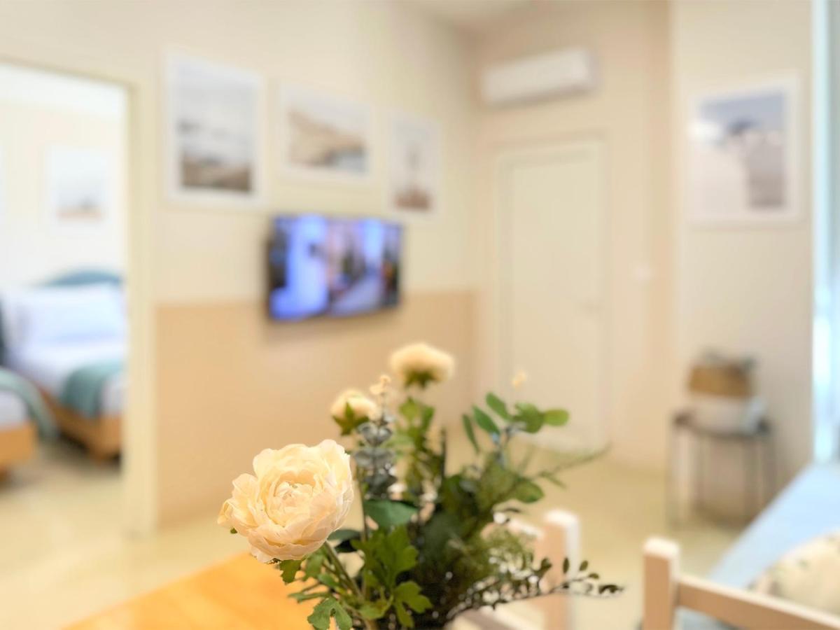 13 Eur For Monthly Stay - Home By The Sea - Hbs Golem  Extérieur photo