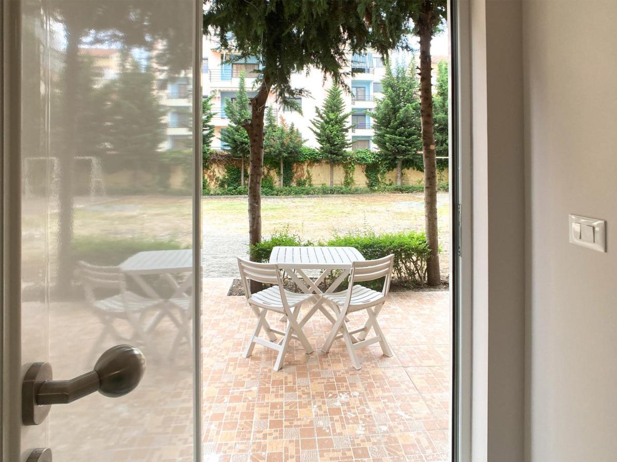 13 Eur For Monthly Stay - Home By The Sea - Hbs Golem  Extérieur photo