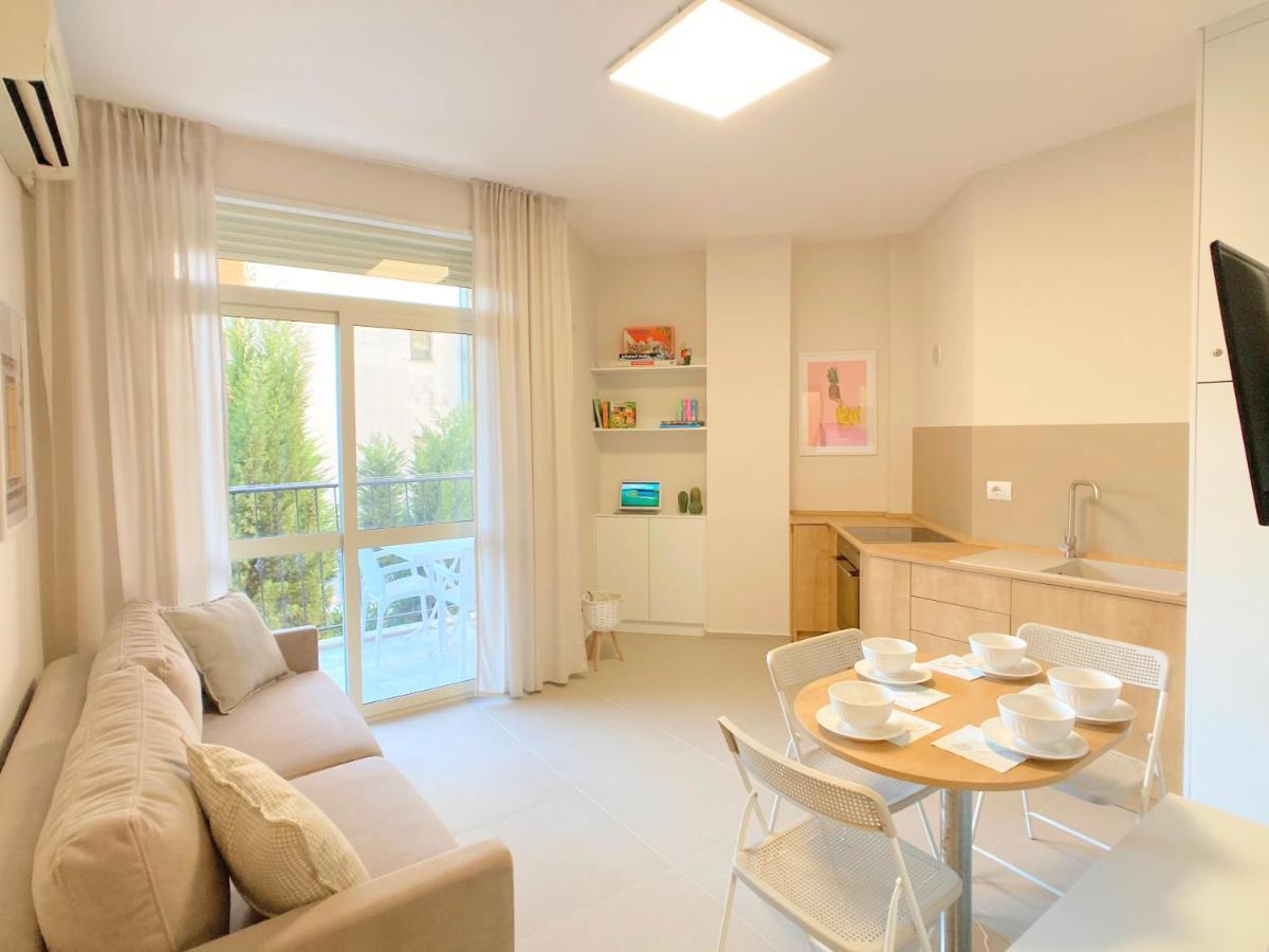 13 Eur For Monthly Stay - Home By The Sea - Hbs Golem  Extérieur photo