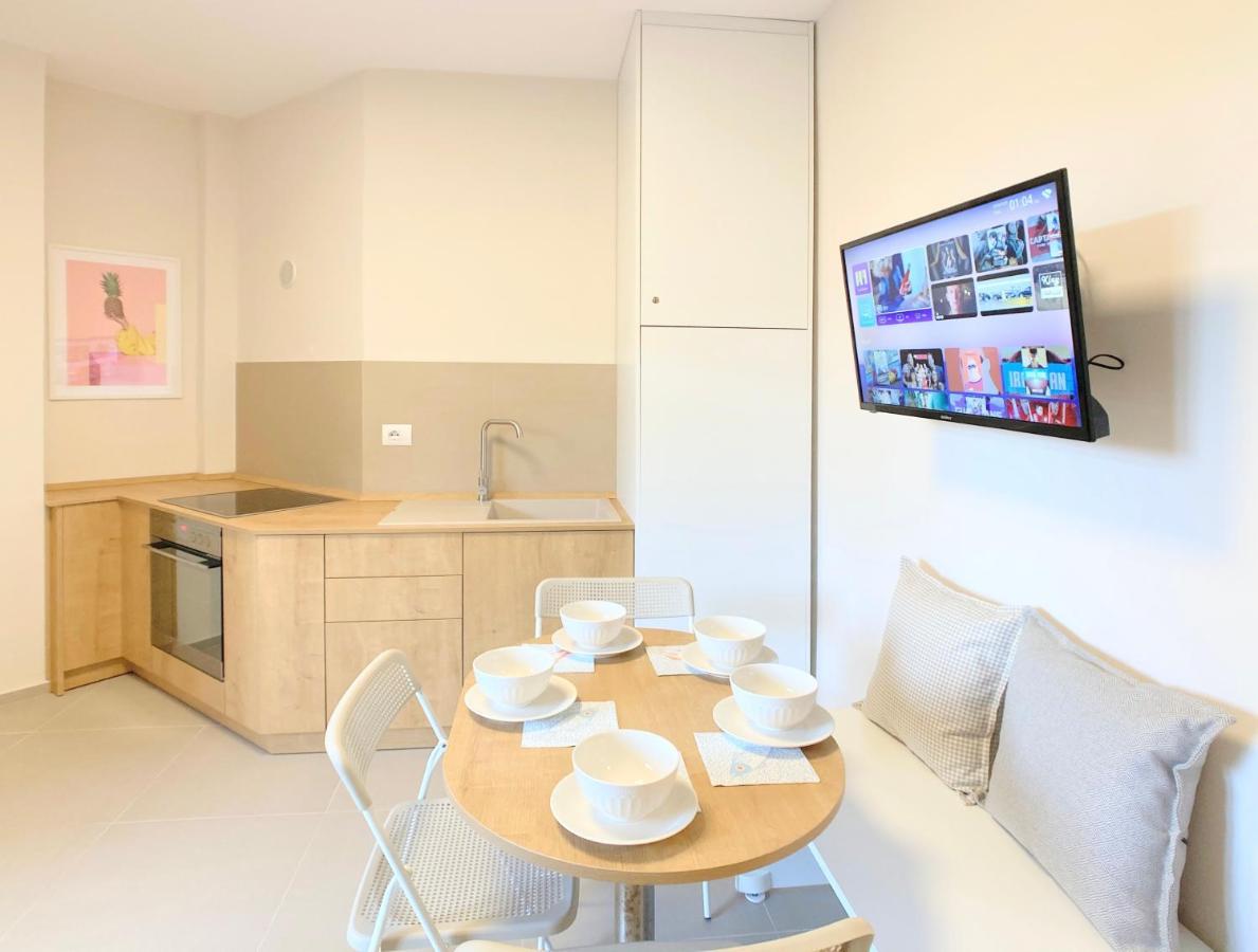 13 Eur For Monthly Stay - Home By The Sea - Hbs Golem  Extérieur photo