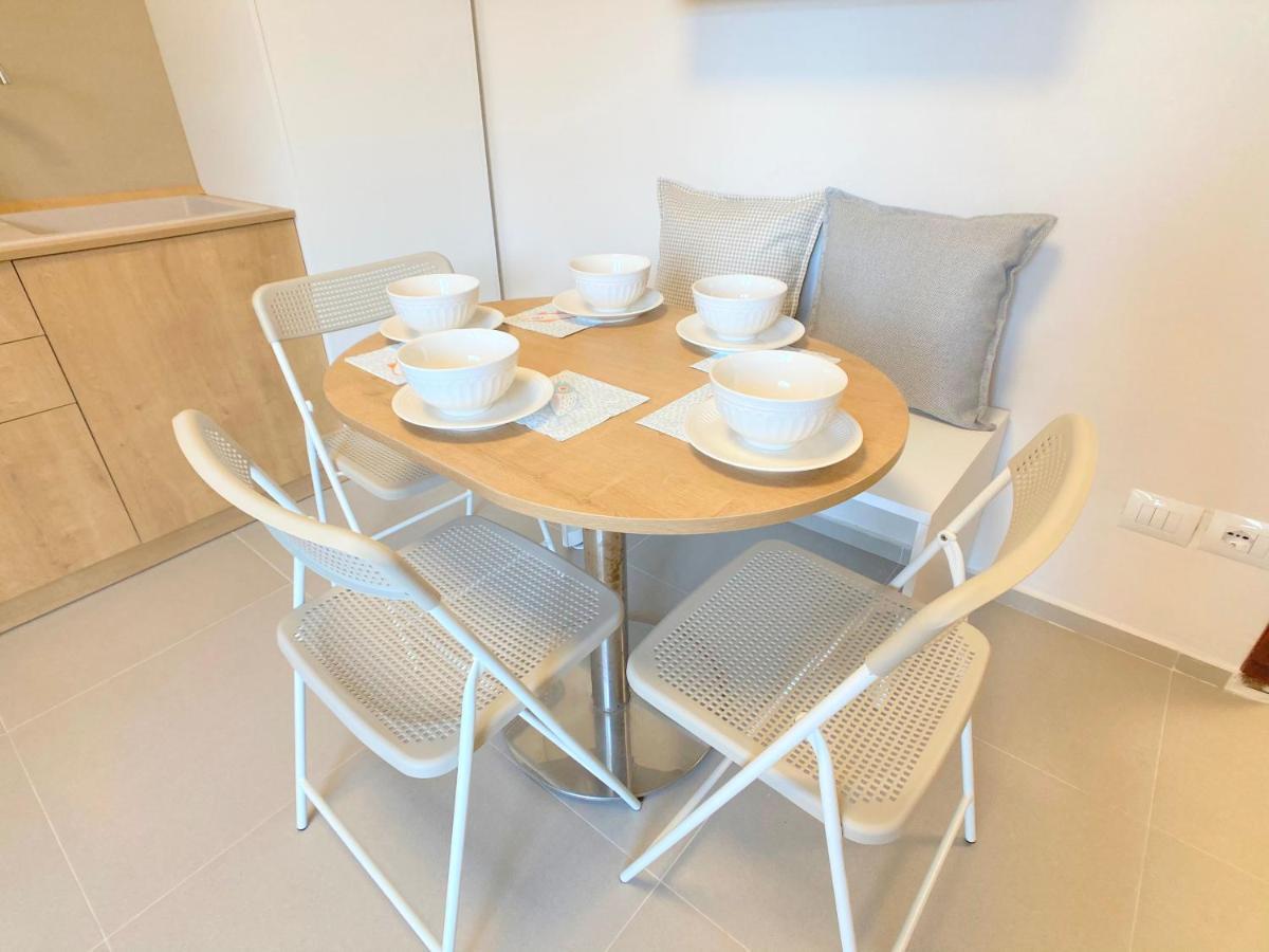 13 Eur For Monthly Stay - Home By The Sea - Hbs Golem  Extérieur photo
